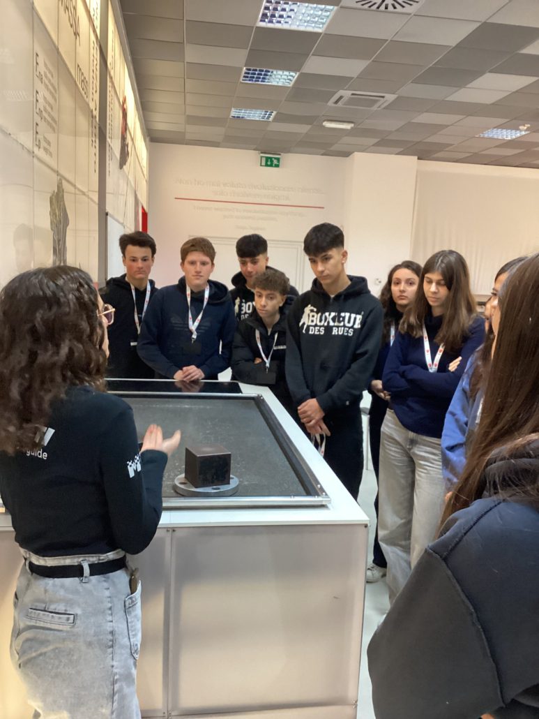 Licei scientifico Ducati e Università Bologna 1